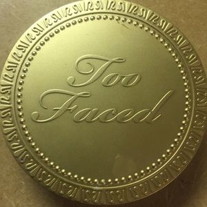 Too Faced Light Medium Matter Bronzer-